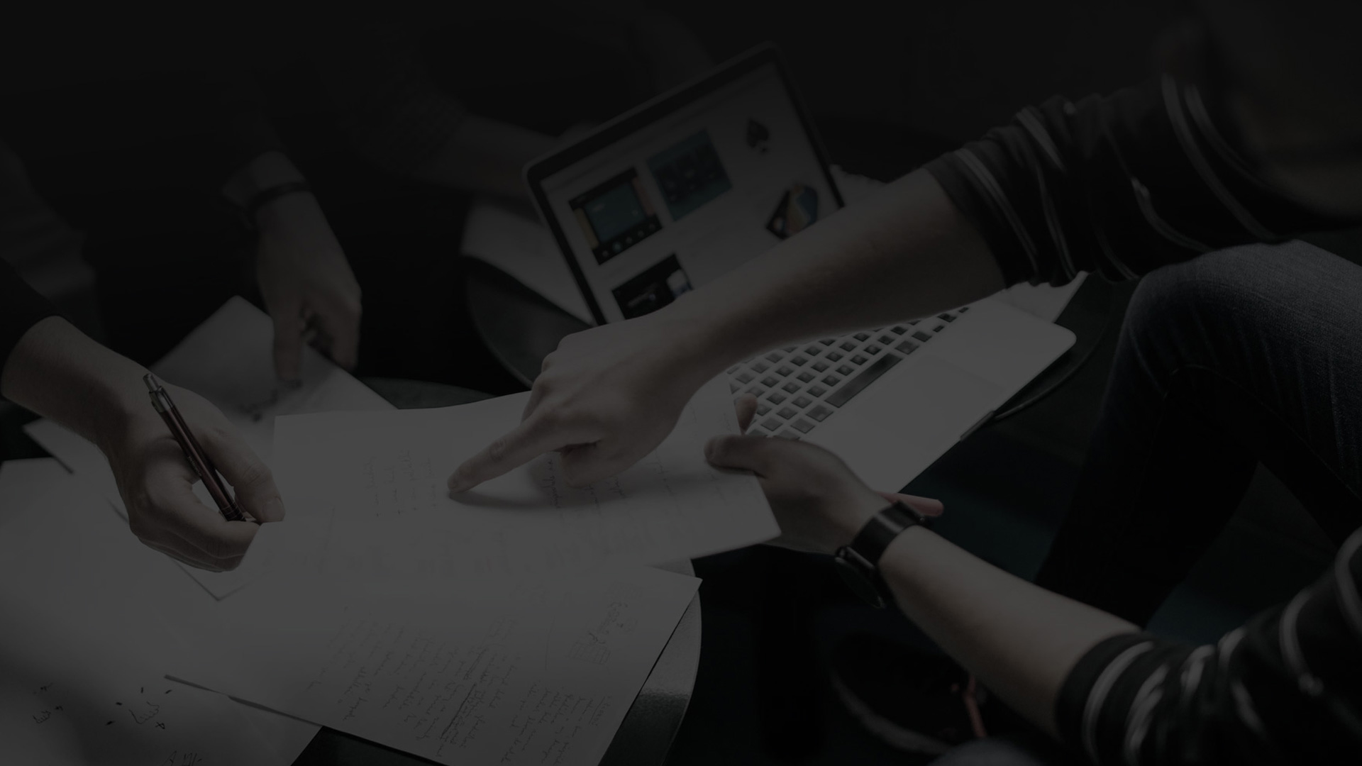 為企業(yè)提供高品質(zhì)的設(shè)計與開發(fā)服務(wù)